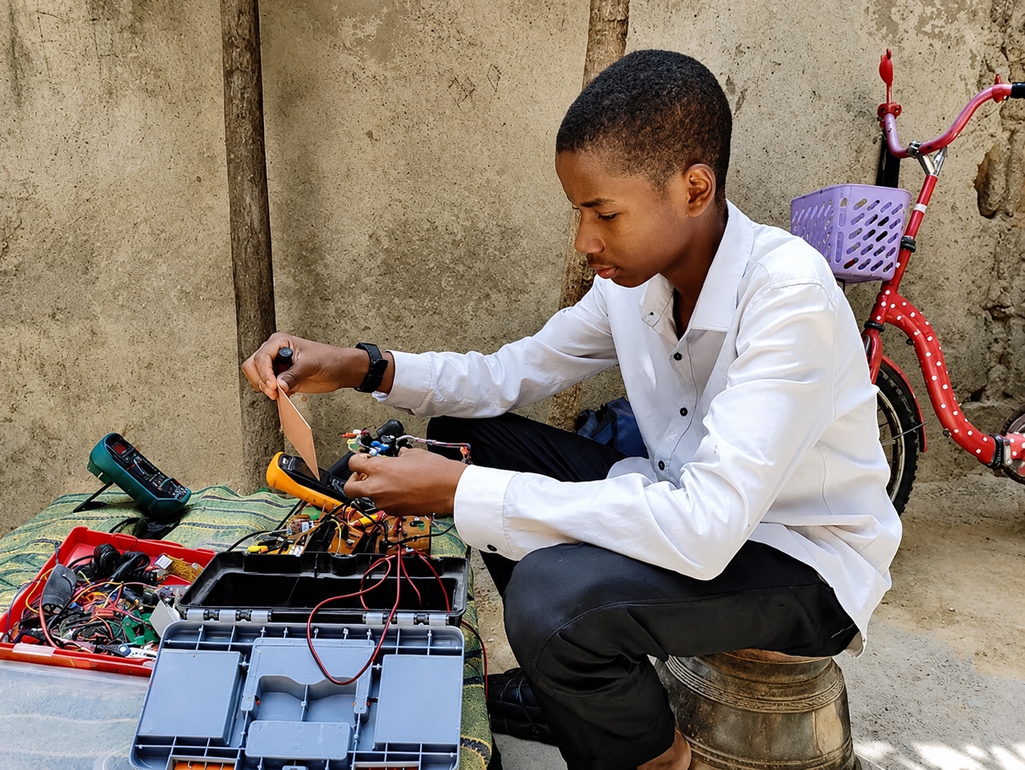 How Khalifa Aminu Developed Sensory Glasses For The Visually Impaired 